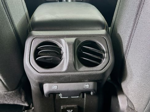 Used 2024 Jeep Wrangler Unlimited Sahara AWD/4WD image 26