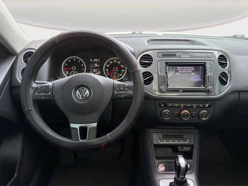 Used 2017 Volkswagen Tiguan Sport FWD image 14