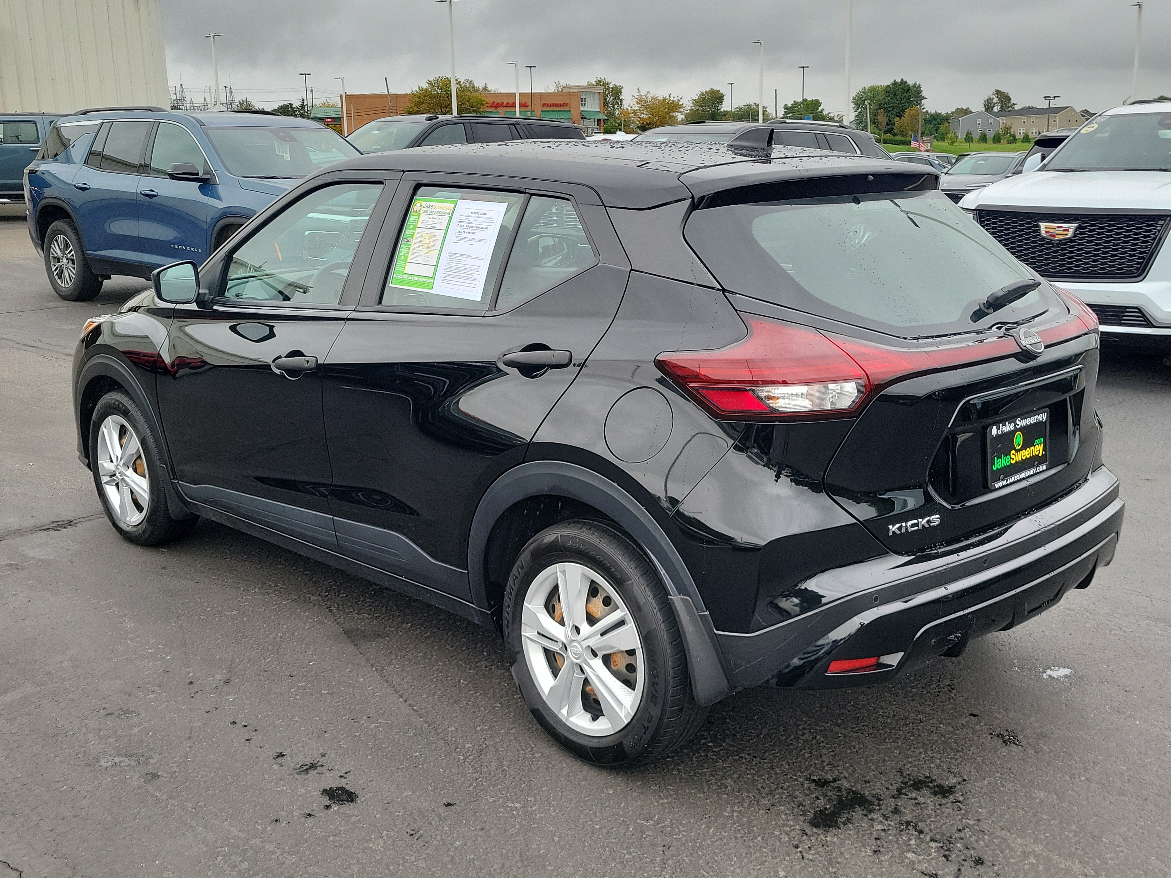 Used 2023 Nissan Kicks S FWD image 3