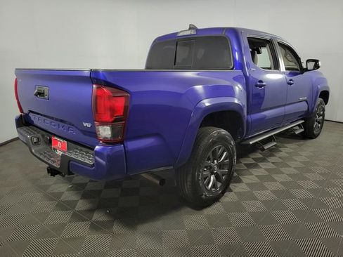 Used 2022 Toyota Tacoma SR5 w/ Technology Package image 8