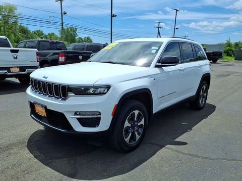 Used 2022 Jeep Grand Cherokee Limited 4xe w/ Luxury Tech Group II AWD/4WD image 3