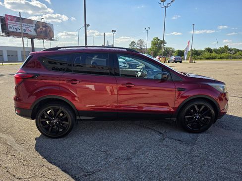 Used 2019 Ford Escape SE FWD image 4