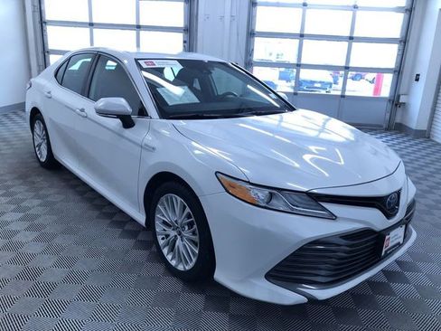 Certified 2020 Toyota Camry XLE image 34