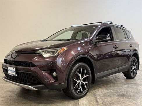 Used 2016 Toyota RAV4 SE w/ Advanced Technology Package AWD/4WD image 3