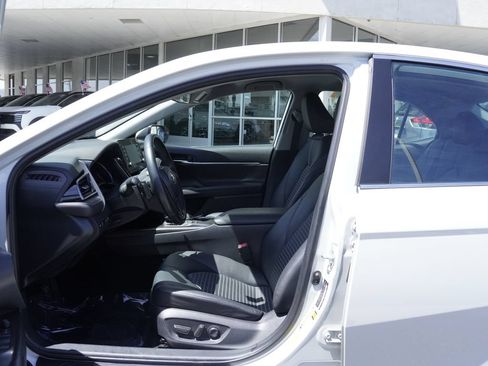 Used 2024 Toyota Camry SE FWD image 17