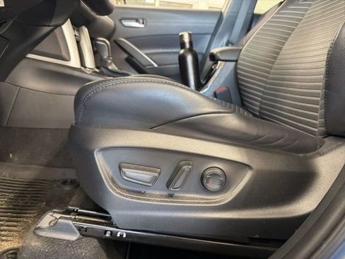 Used 2024 Toyota Corolla Cross XSE image 9