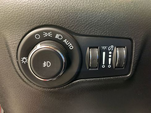 Used 2025 Jeep Compass Limited AWD/4WD image 22