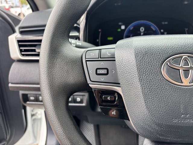 Used 2026 Toyota Camry LE FWD image 28