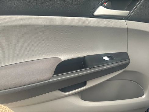 Used 2010 Honda Accord LX image 21