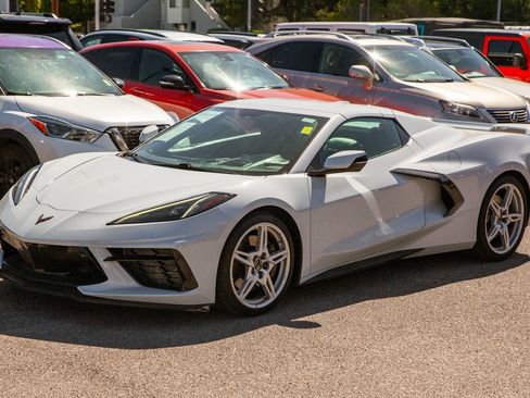 Used 2023 Chevrolet Corvette Stingray Premium Conv w/ Z51 Performance Package RWD image 9