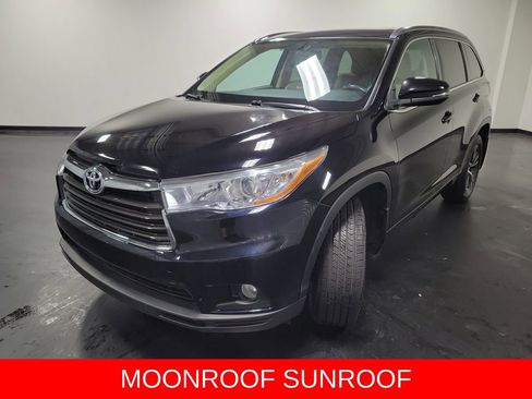 Used 2016 Toyota Highlander XLE AWD/4WD image 4