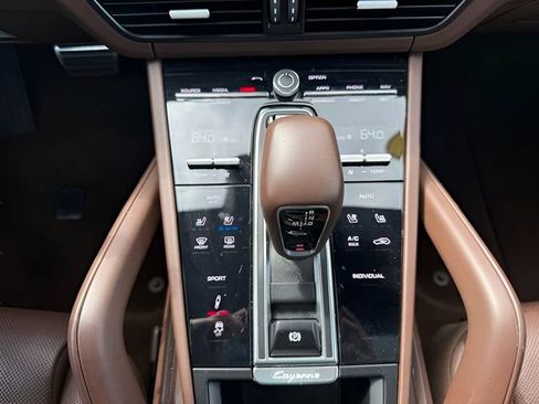 Used 2020 Porsche Cayenne S AWD/4WD image 30