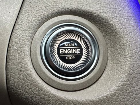 Used 2022 Mercedes-Benz GLC 300 image 35