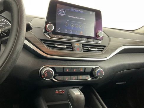 Used 2025 Nissan Altima 2.5 SV FWD image 23