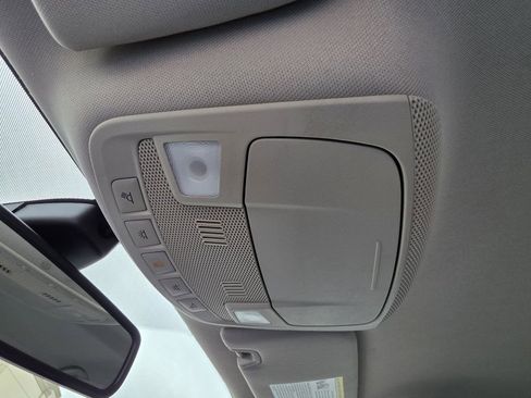 Used 2020 Ford Fusion SE FWD image 31
