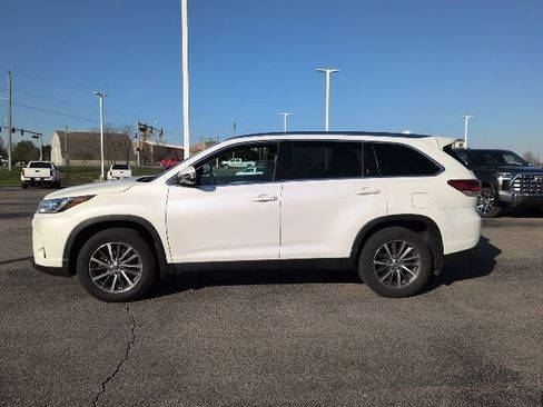 Used 2019 Toyota Highlander XLE image 11