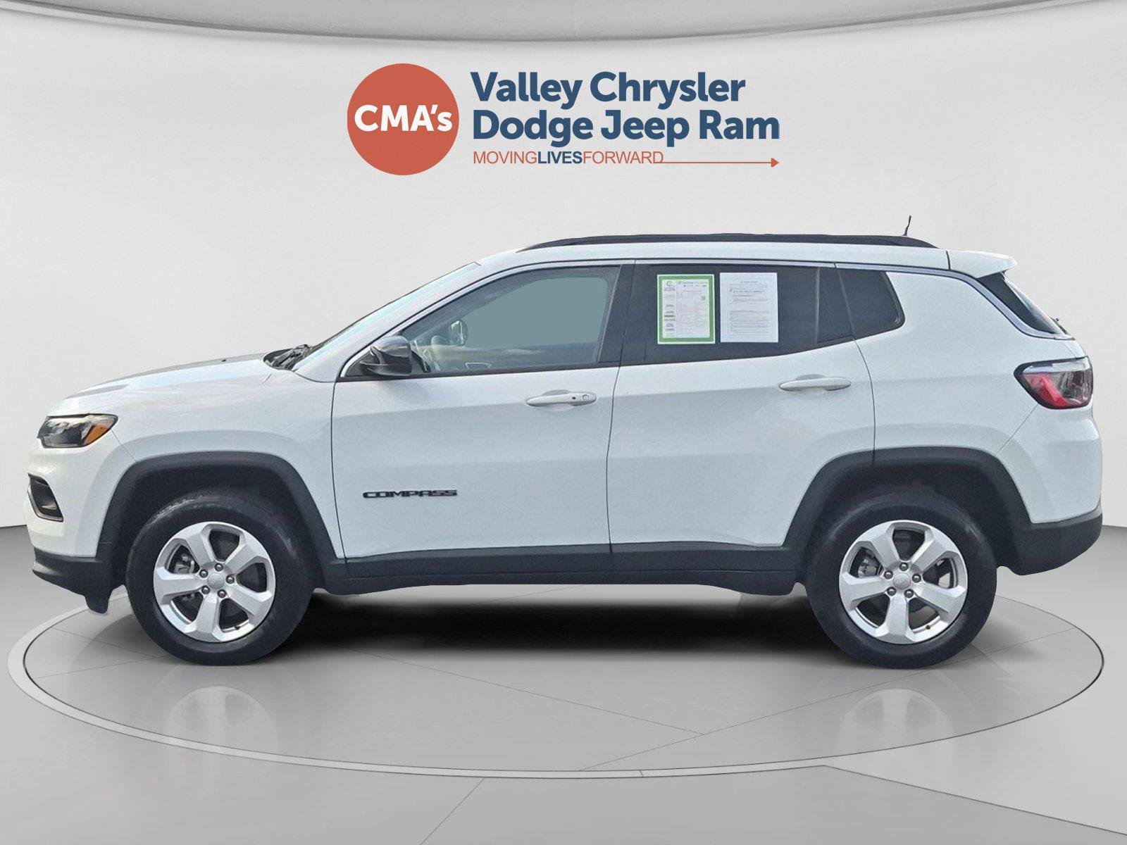 Used 2022 Jeep Compass Latitude AWD/4WD image 2