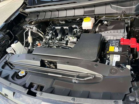 Used 2024 Nissan Pathfinder SV AWD/4WD image 37