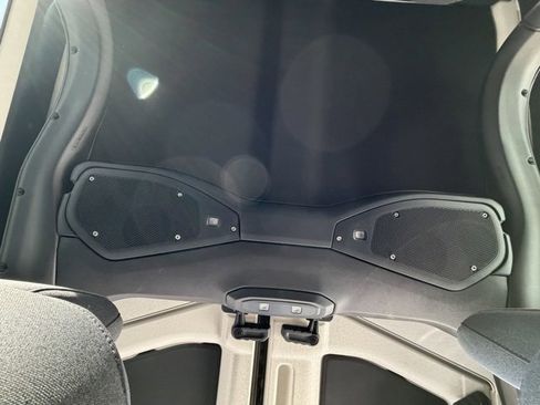 Used 2025 Jeep Wrangler Sport S image 22