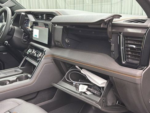 Used 2026 GMC Sierra 2500 AT4 w/ Max Trailering Package image 40