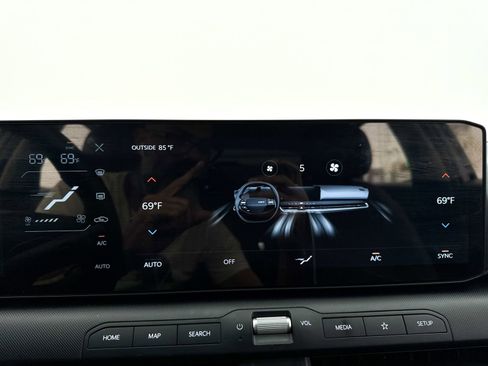 Certified 2025 Kia K4 EX image 21