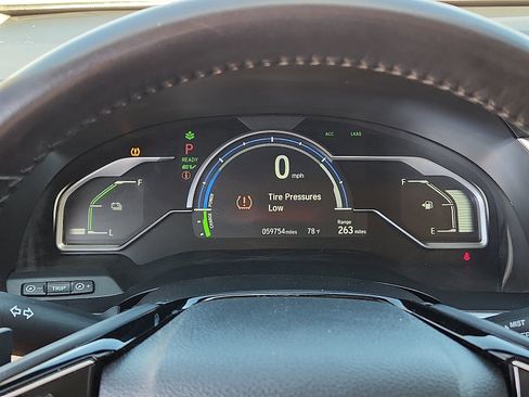 Used 2018 Honda Clarity Touring image 17