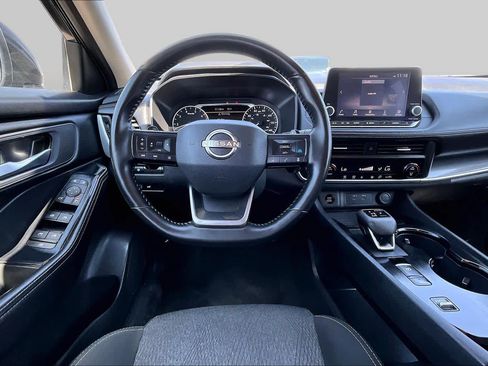 Used 2025 Nissan Rogue SV FWD image 5
