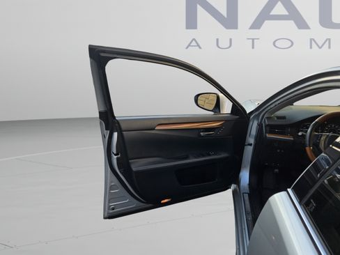 Used 2013 Lexus ES 300h w/ Luxury Pkg FWD image 9