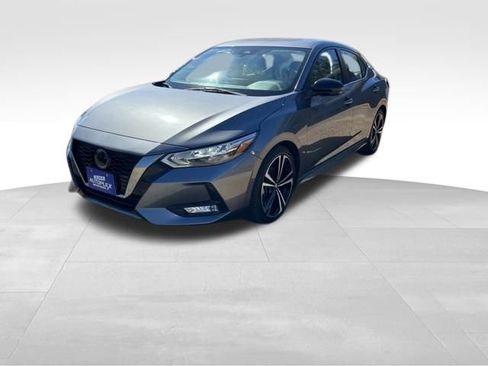 Used 2022 Nissan Sentra SR w/ Trunk Package image 3
