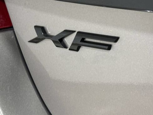 Used 2011 Jaguar XF Premium RWD image 27