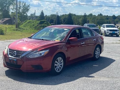 Used 2017 Nissan Altima 2.5 S w/ Power Driver Seat Package FWD image 2