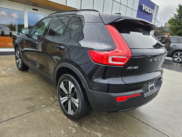 Used 2023 Volvo XC40 Recharge Plus w/ Protection Package Premier AWD/4WD image 7