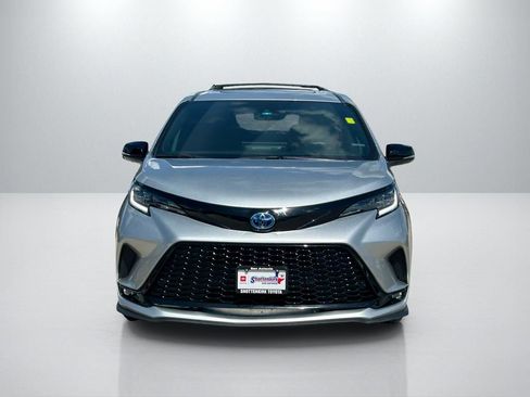Used 2025 Toyota Sienna XSE w/ XSE Premium Package AWD/4WD image 2
