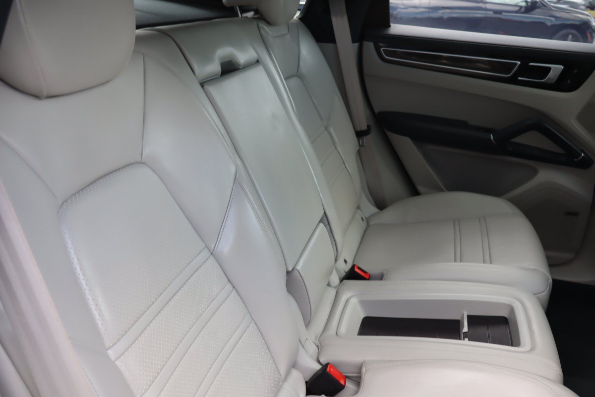 Used 2023 Porsche Cayenne Platinum Edition AWD/4WD image 26