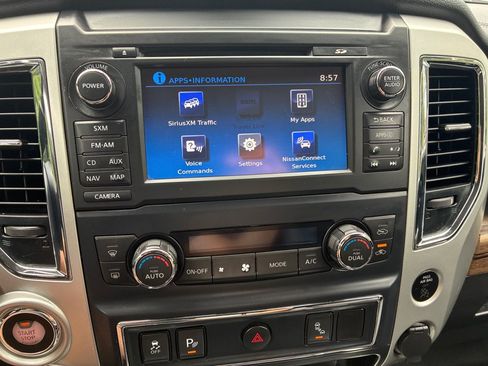 Used 2017 Nissan Titan SL AWD/4WD image 39