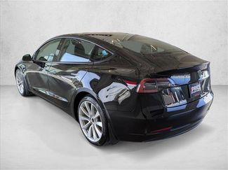 Used 2018 Tesla Model 3 Long Range video 3