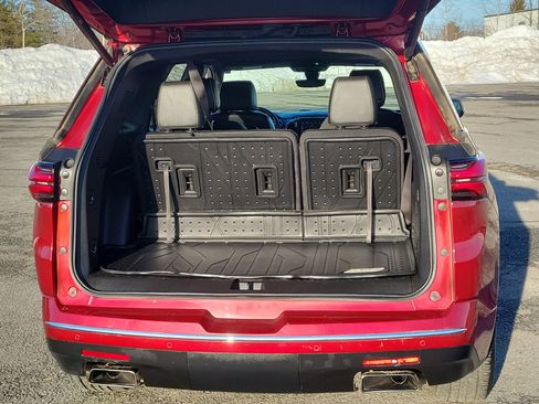 Certified 2023 Chevrolet Traverse Premier w/ LPO, Floor Liner Package image 18