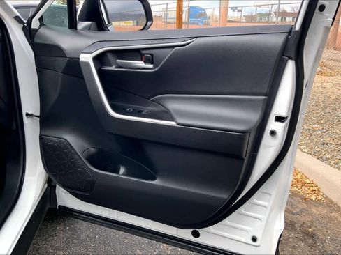 Used 2025 Toyota RAV4 XLE Premium image 19