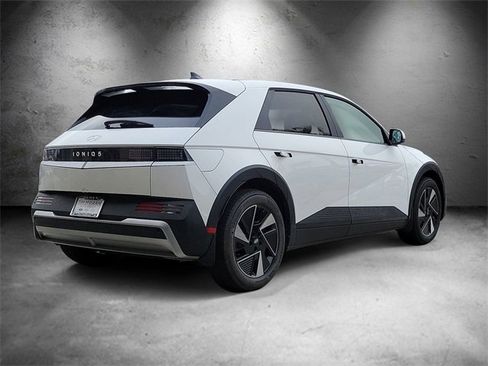 New 2026 Hyundai Ioniq 5 SE image 3