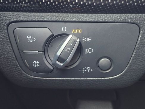 Used 2022 Audi SQ5 Premium w/ Convenience Package image 41