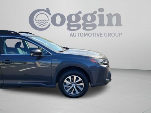 Used 2024 Subaru Outback Premium AWD/4WD image 32
