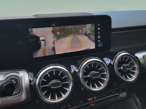 Certified 2022 Mercedes-Benz GLB 250 image 26