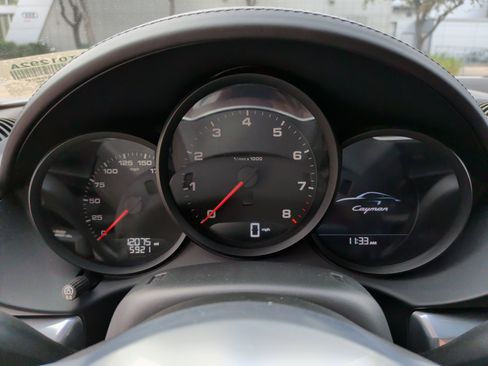 Used 2021 Porsche 718 Cayman image 21