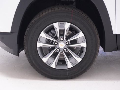 New 2026 Chevrolet Equinox LT FWD image 11