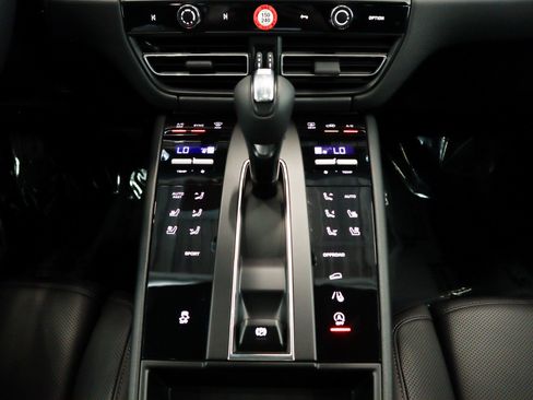 New 2025 Porsche Macan image 23