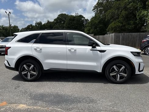 Used 2021 Kia Sorento S FWD image 6