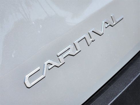 New 2026 Kia Carnival EX image 8