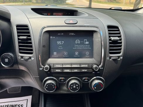 Used 2017 Kia Forte S w/ S Technology Package FWD image 24