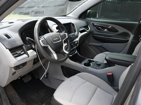 Used 2023 GMC Terrain SLE w/ Driver Convenience Package FWD image 9