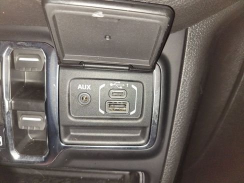 Used 2024 Jeep Gladiator Sport AWD/4WD image 21